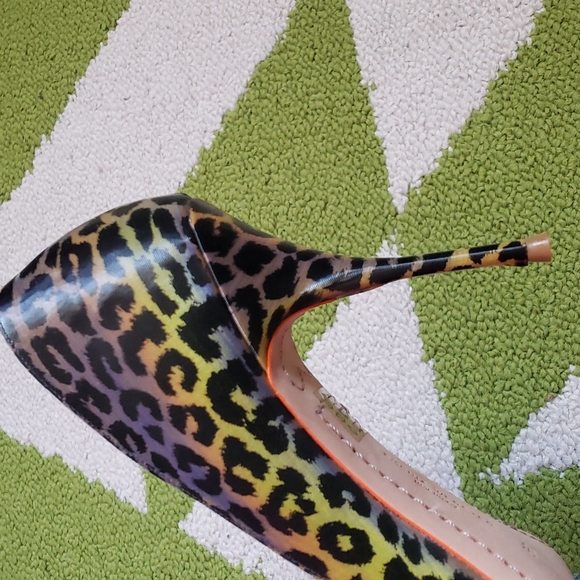 Sophia Webster Izzy Holographic Leopard Print Pump (Size 8.5 US) - Picture 7 of 10